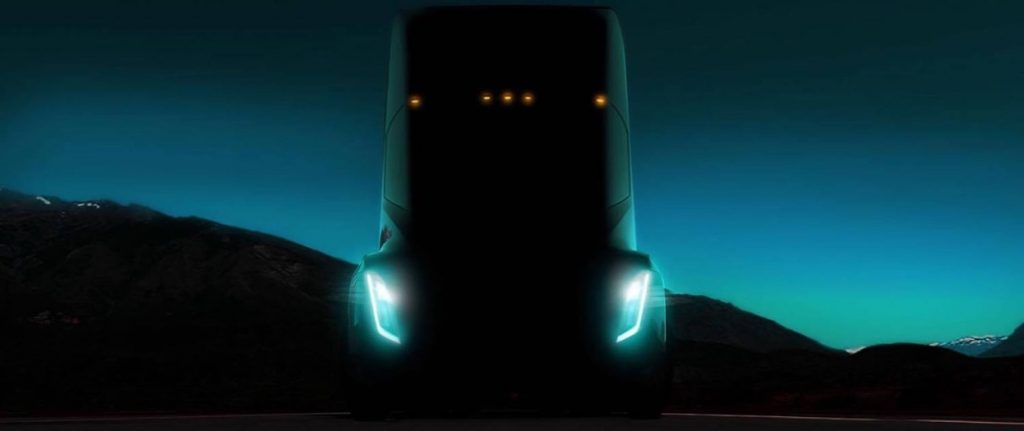 Фотографии грузовика Tesla попали в сеть до презентации