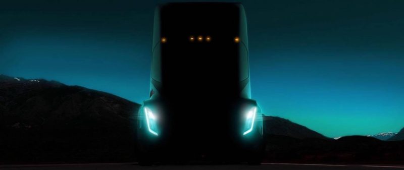 Tesla объявила о проведении испытаний электрогрузовика Tesla Semi