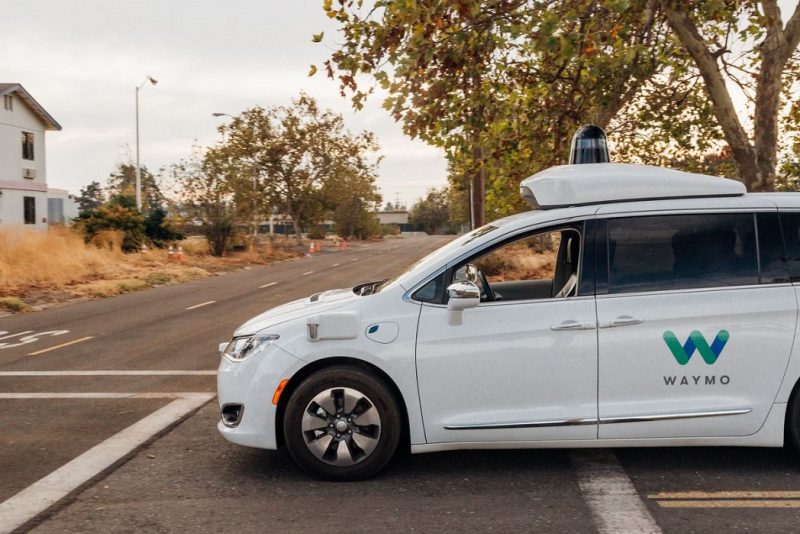 По Финиксу прокатились беспилотники Waymo