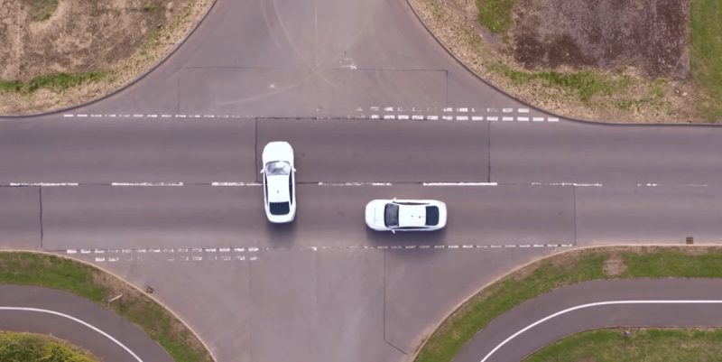 Ford показал будущее без светофоров. Видео