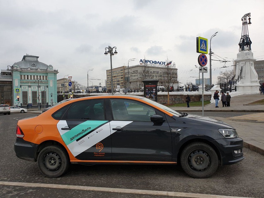 Делимобиль машины. Каршеринг в Москве Volkswagen. Машина Делимобиль Фольксваген. Каршеринг Мытищи. Дели мобиль машины.