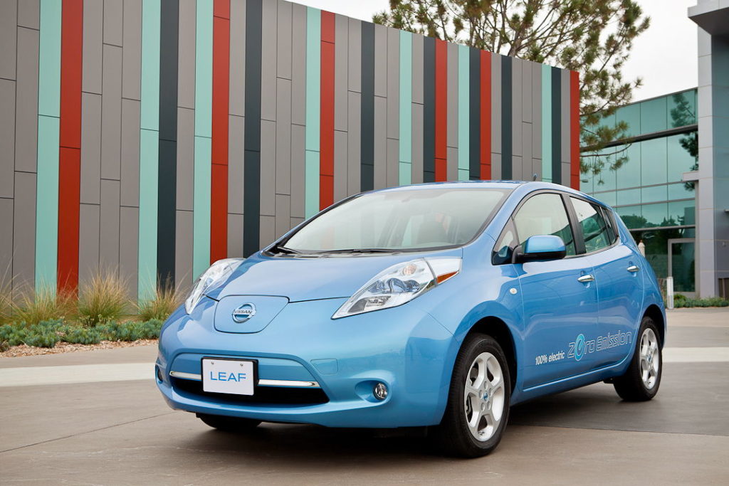 Nissan LEAF против BMW i3. Выясняем, кто круче