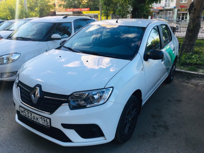Каршеринг Делимобиль: Екатеринбург встретил новые Renault Logan