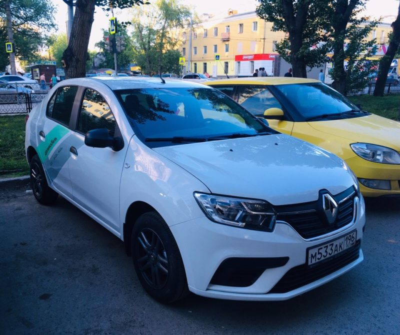 Каршеринг Делимобиль: Екатеринбург встретил новые Renault Logan