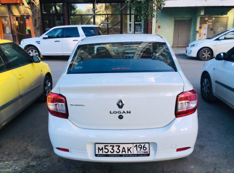 Каршеринг Делимобиль: Екатеринбург встретил новые Renault Logan