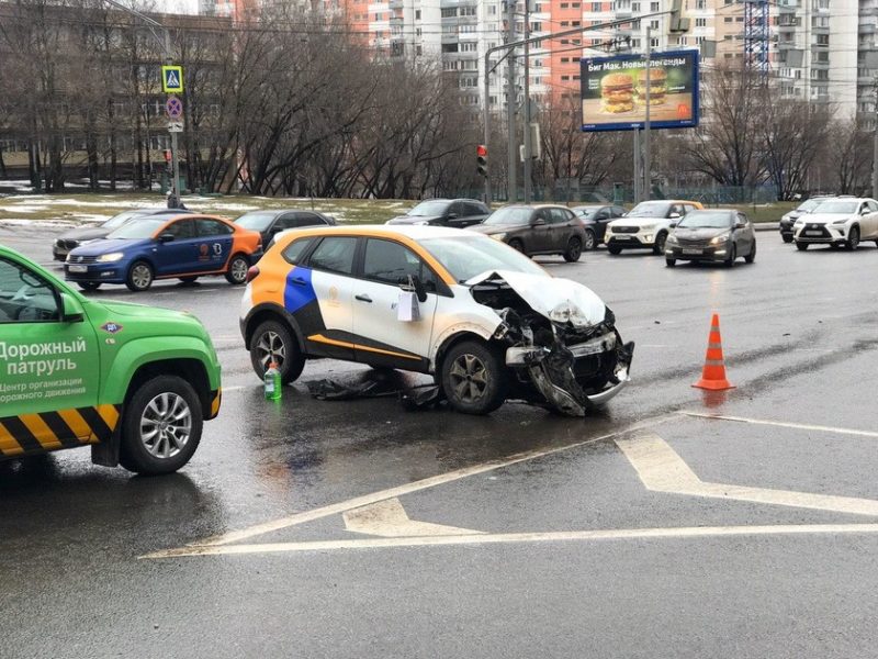 СМИ пишут, что количество ДТП с каршеринговыми машинами выросло на 242%. Почему эта цифра ни о чем?