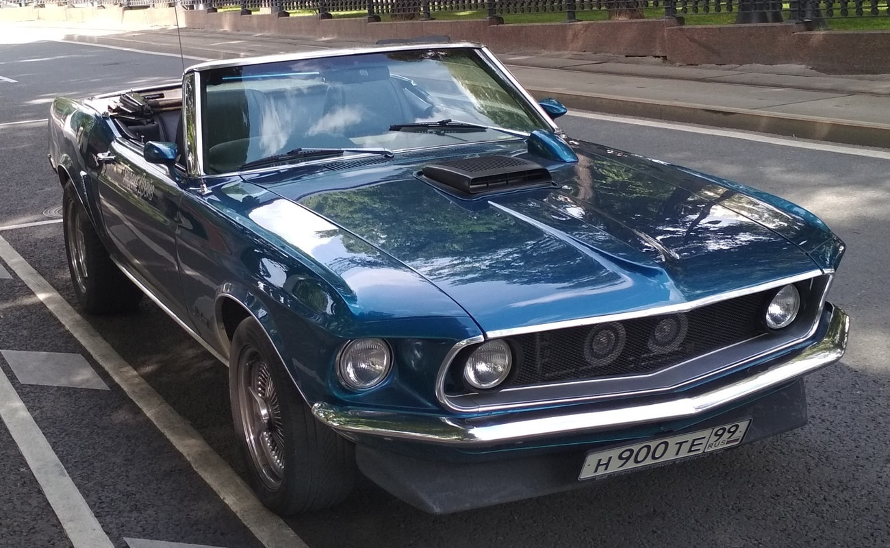 Ford Mustang 1965 каршеринг