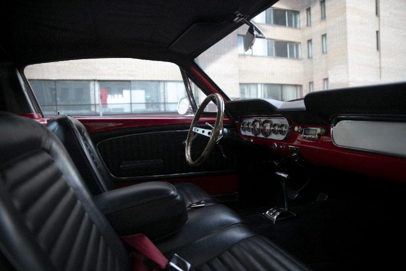 Каршеринг Яндекс.Драйв вернул в автопарк автомобили Ford Mustang 60-х годов — фото 2