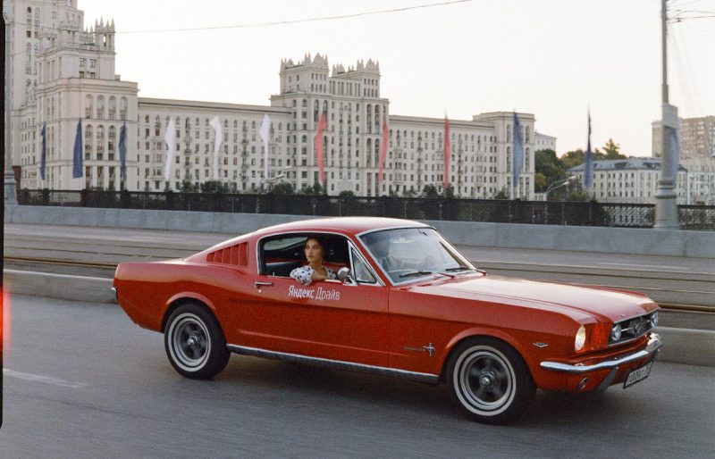 Каршеринг Яндекс.Драйв вернул в автопарк автомобили Ford Mustang 60-х годов — фото 5