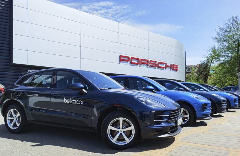 В сочинском парке BelkaCar появились Porsche Macan — фото 3