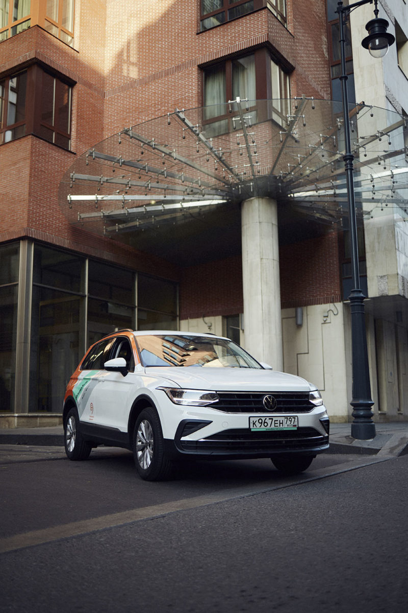 Каршеринг Делимобиль добавил к московскому автопарку Volkswagen Tiguan — фото 1