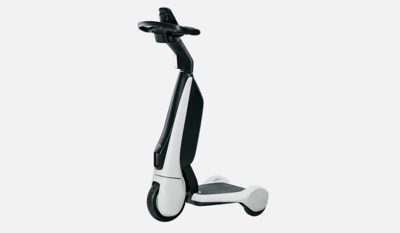 Toyota Motor Corporation представила трёхколёсный самокат С+walk T