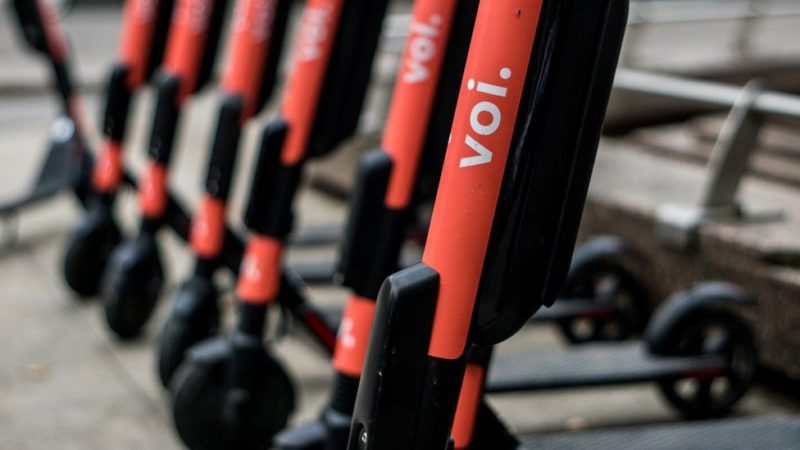 Кикшеринг Voi привлек 115 миллионов инвестиций и готовится выйти на IPO