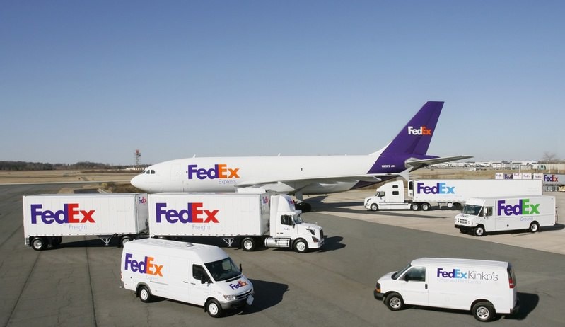 Службы доставки UPS и FedEx приостановили поставки в Россию и Украину