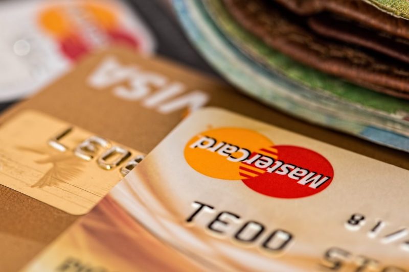Mastercard и Visa объявили об уходе из России