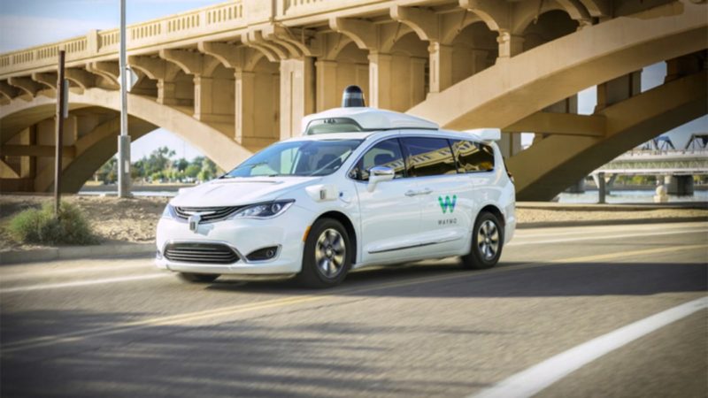 В роботакси компании Waymo добавили новые функции для пассажиров с нарушением зрения