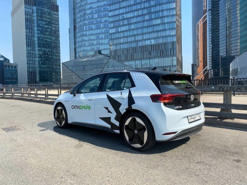 «Заряжались от палатки с шаурмой». Тест нового Volkswagen ID.3 в каршеринге Ситидрайв
