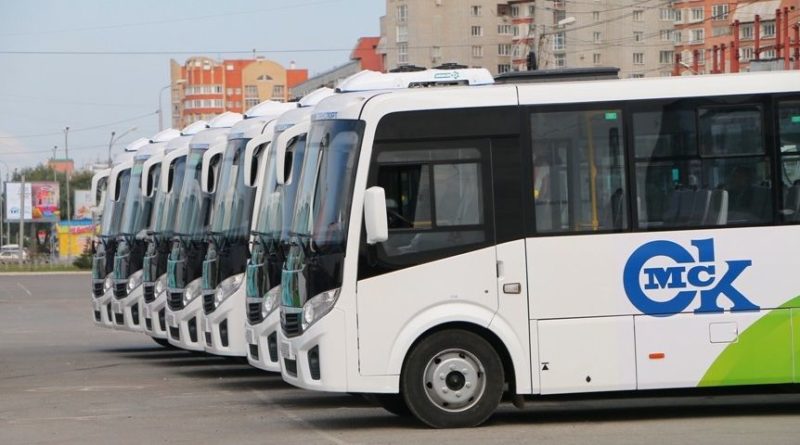 Остановки в общественном транспорте Омска начала объявлять Алиса — голосовой помощник от Яндекса