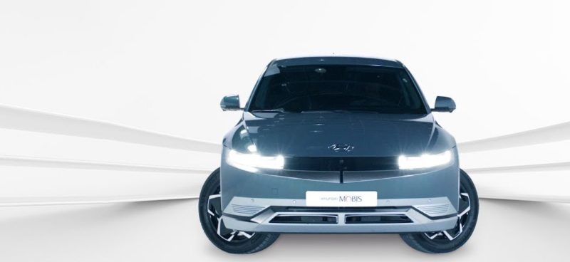 Hyundai представили систему e-Corner. Благодаря ей автомобили смогут двигаться боком