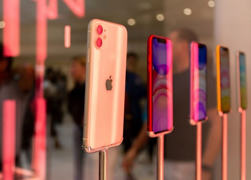 Apple может добавить подэкранный Face ID в iPhone 18 Pro