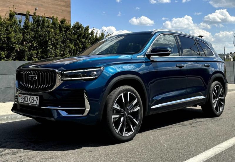 Белорусский каршеринг Hello добавил в автопарк Geely Monjaro