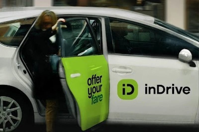 ТАСС: Сервис для заказа такси InDrive прекратит работу в России