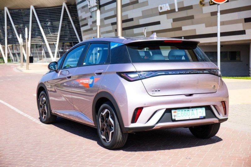 Каршеринг Мультимоторс открыл доступ к аренде BYD Dolphin для водителей без стажа