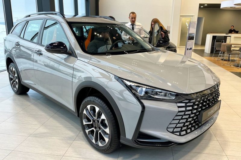 Белорусский каршеринг Hello пополнил автопарк Dongfeng Shine GS