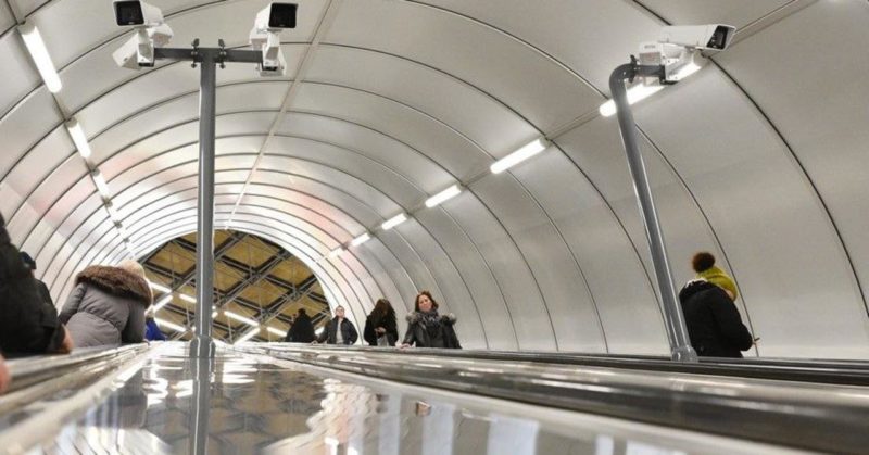 Умные камеры появятся на всех станциях метро в Петербурге