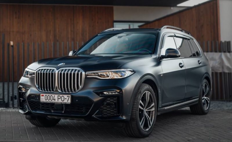 Белорусский каршеринг Hello пополнил автопарк BMW X7 xDrive40i M Sport