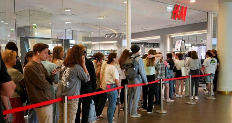 H&M объявил о мировой распродаже вещей, бывших в употреблении