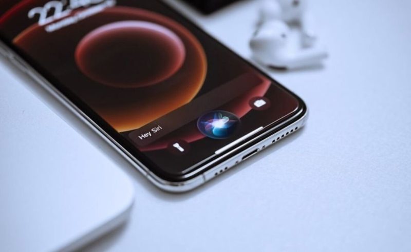 Apple улучшит голосового помощника Siri до уровня ChatGPT