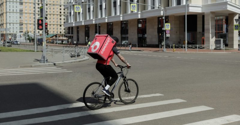Онлайн-ретейлер Самокат подтвердил лидерство на рынке E-Grocery в 2024 году