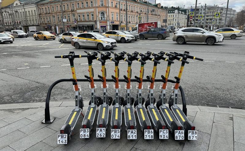 Дептранс Москвы сообщил, когда жители снова смогут арендовать самокаты и велосипеды
