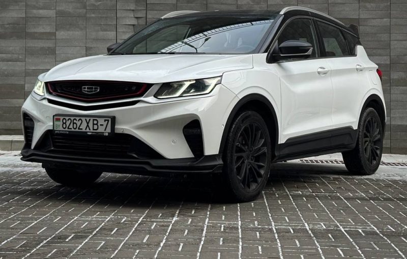 Белорусский каршеринг Hello добавил Geely Coolray в комплектации Flagship
