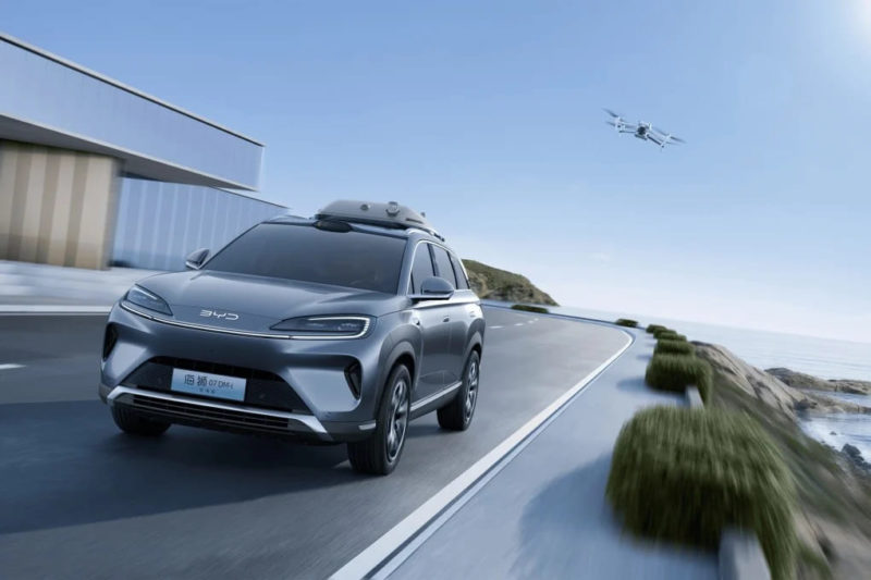 Китайские BYD и DJI представили платформу для запуска дронов с крыши автомобиля