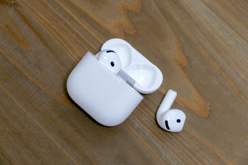 Apple может добавить в AirPods функцию синхронного перевода