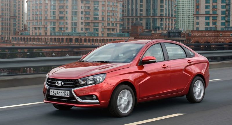 АвтоВАЗ запустил сборку Lada Vesta с ручным управлением