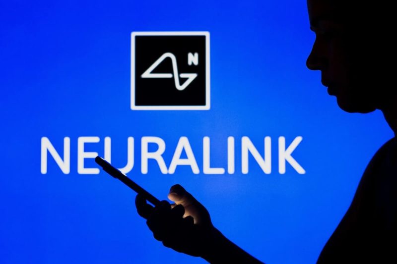 Neuralink ищет добровольцев по всему миру для вживления нейрочипов