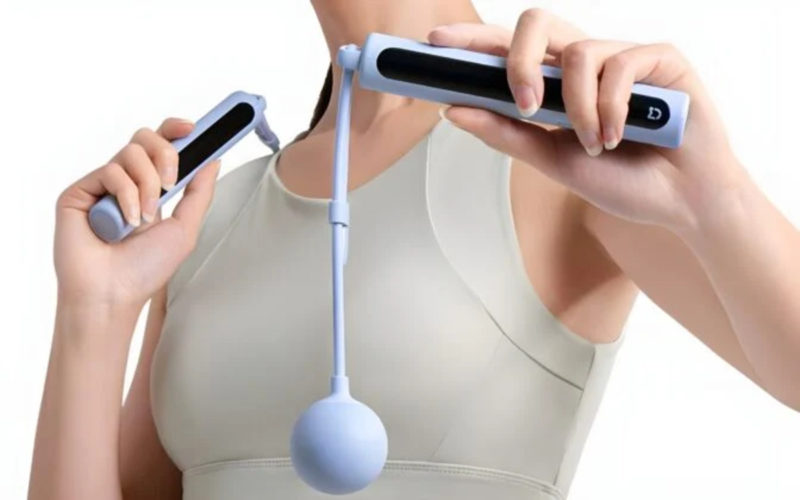Xiaomi представила беспроводную скакалку с экраном Mijia Smart Skipping Rope 2
