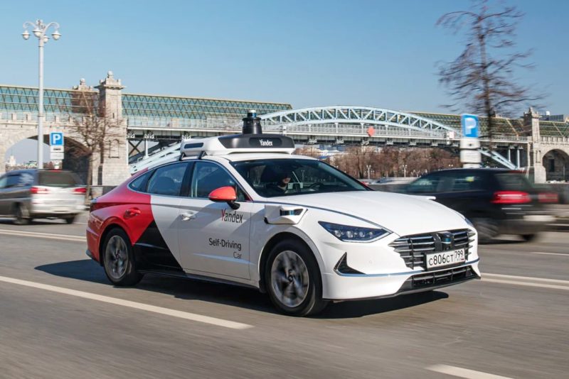 В России начнут предупреждать водителей о беспилотных автомобилях на дороге