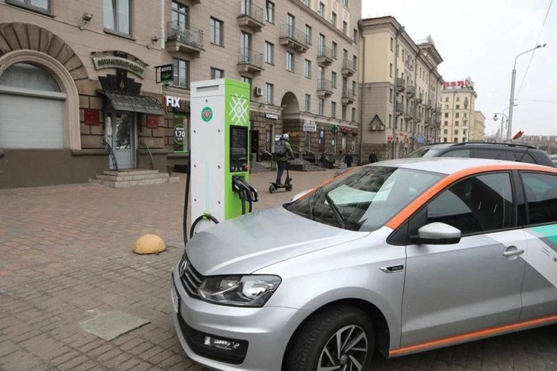 В Беларуси планируют ввести обязательную оклейку для автомобилей каршеринга