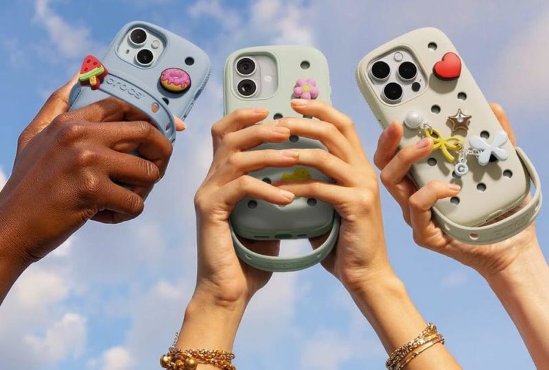 Crocs выпустили чехлы для iPhone в форме сабо