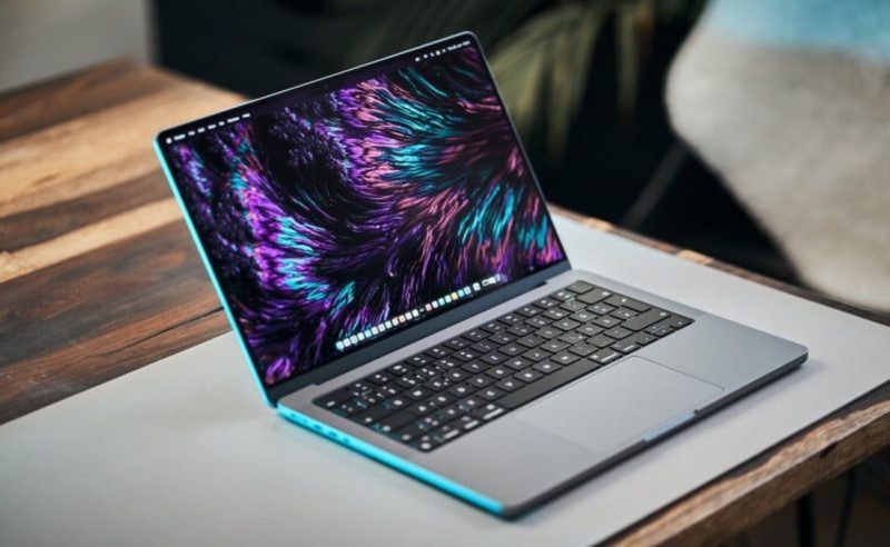 Разработчик из Нью-Йорка научил свой MacBook издавать звук скрипящей двери при закрытии крышки