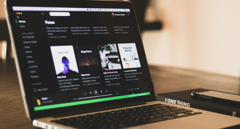 Spotify начнёт маркировать музыку, созданную при помощи ИИ