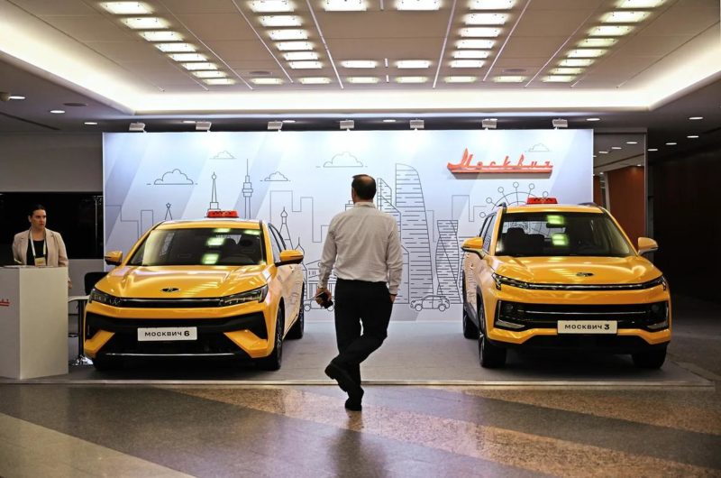 Минпромторг опубликовал первичный список автомобилей для работы в такси