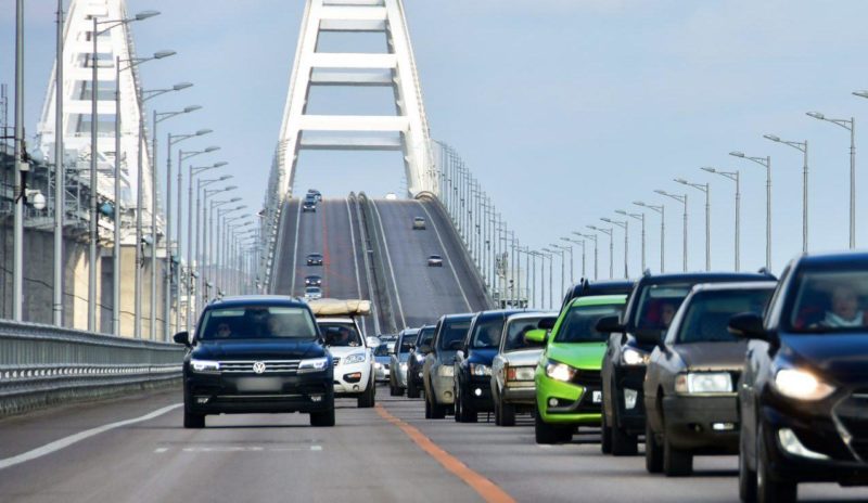 Движение электрокаров и гибридов по Крымскому мосту со стороны Кубани будет запрещено