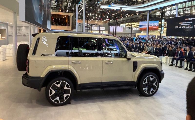 Chery представила новый кроссовер iCar V27, который появится в России в 2026 году