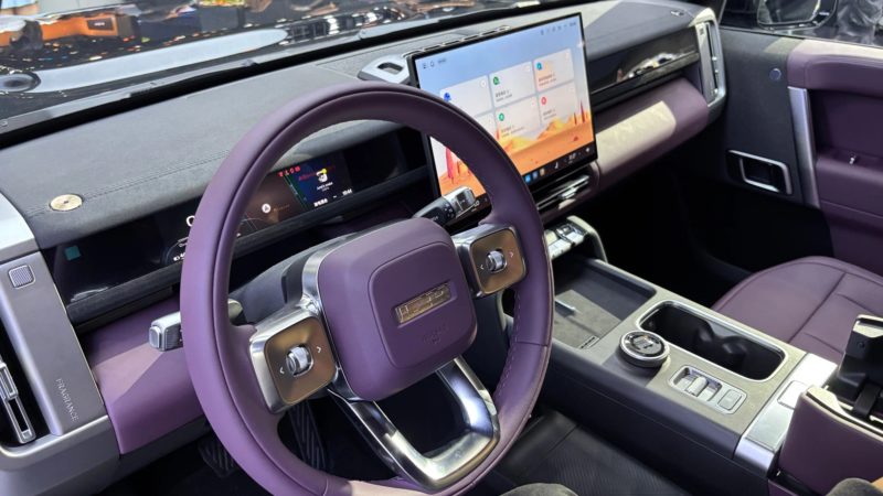 Chery представила новый кроссовер iCar V27, который появится в России в 2026 году — фото 3