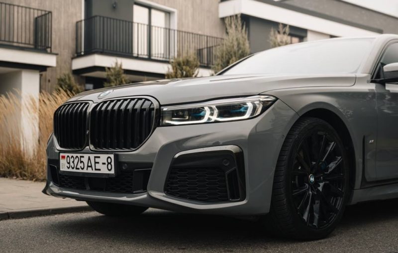 Белорусский каршеринг Hello пополнил автопарк BMW 7-Series